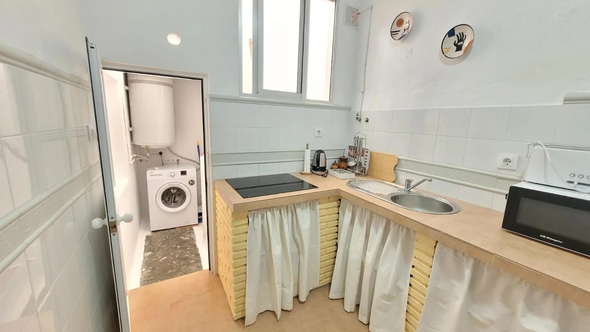 Apartamento Amplia casa con azotea privada en el casco antiguo Vejer de la Frontera 0*,  España