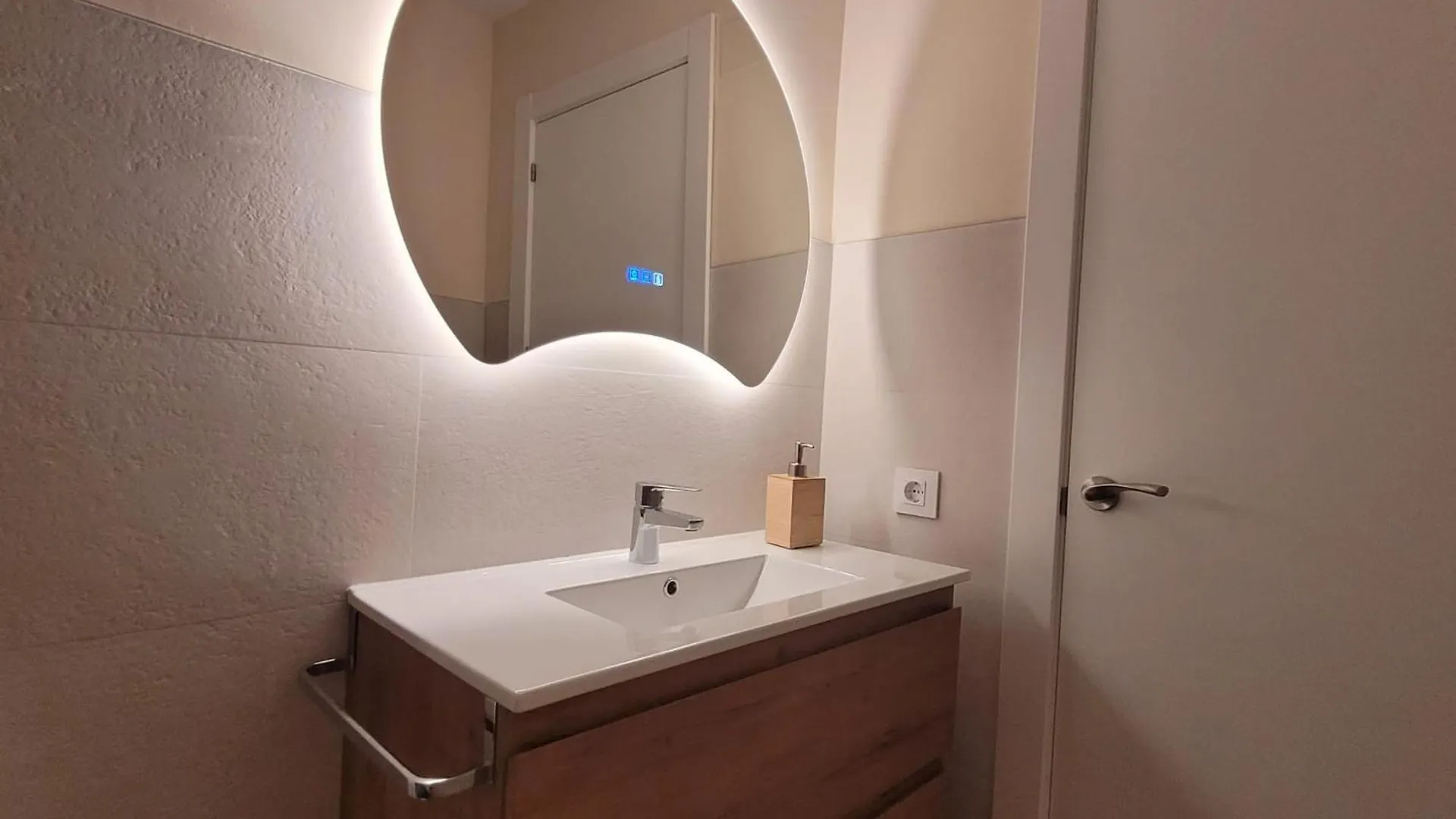 Apartamento Amplia casa con azotea privada en el casco antiguo Vejer de la Frontera 0*,  España