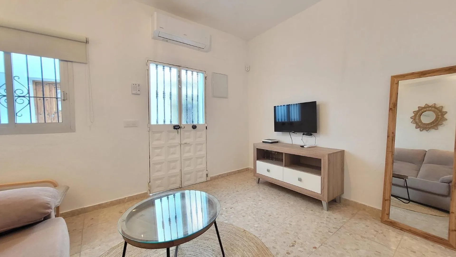 Apartamento Amplia casa con azotea privada en el casco antiguo Vejer de la Frontera 0*,